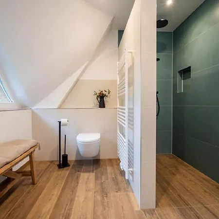 بيت للعطل Reetsnacker - Mit Kamin, Sauna Und Whirpool Fuer 8 Personen