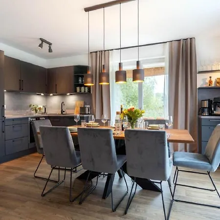 Ferienhaus Reetsnacker - Mit Kamin, Sauna Und Whirpool Für 8 Personen *