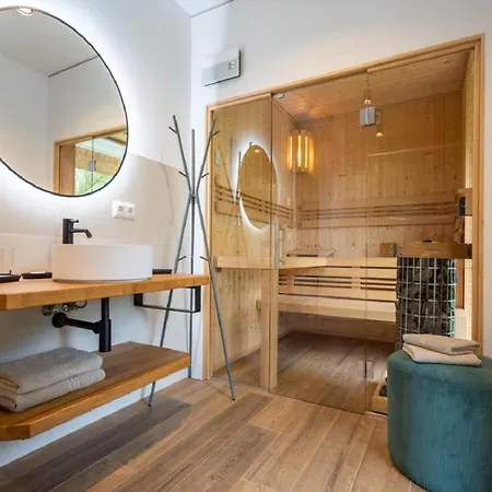 Ferienhaus Reetsnacker - Mit Kamin, Sauna Und Whirpool Für 8 Personen