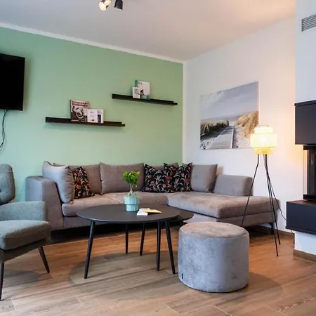 Reetsnacker - Ferienhaus Mit Kamin, Sauna Und Optionalem Whirpool Fuer 8 Personen