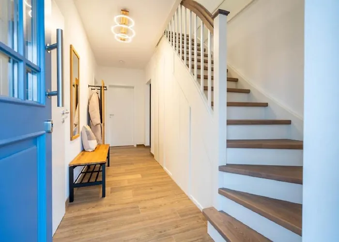 Reetsnacker - Mit Kamin, Sauna Und Whirpool Fuer 8 Personen