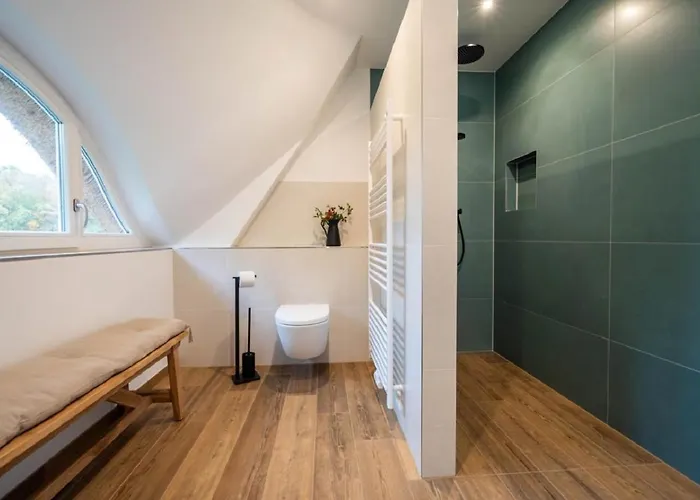 Feriehus Reetsnacker - Mit Kamin, Sauna Und Whirpool Fuer 8 Personen