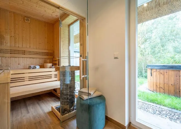 Feriehus Reetsnacker - Mit Kamin, Sauna Und Whirpool Fuer 8 Personen *