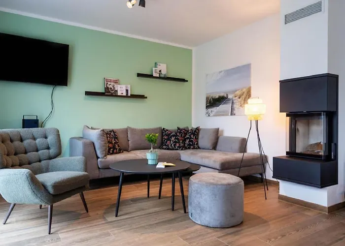 Reetsnacker - Mit Kamin, Sauna Und Whirpool Fuer 8 Personen