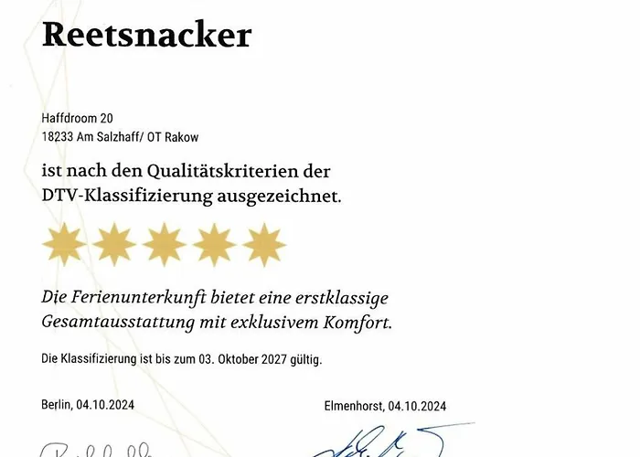 Reetsnacker - Mit Kamin, Sauna Und Whirpool Fuer 8 Personen Pepelow